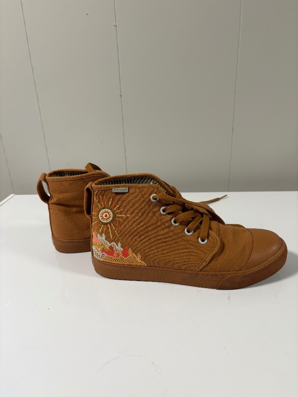 Bangs Sunrise Mountain shoes - size 6
